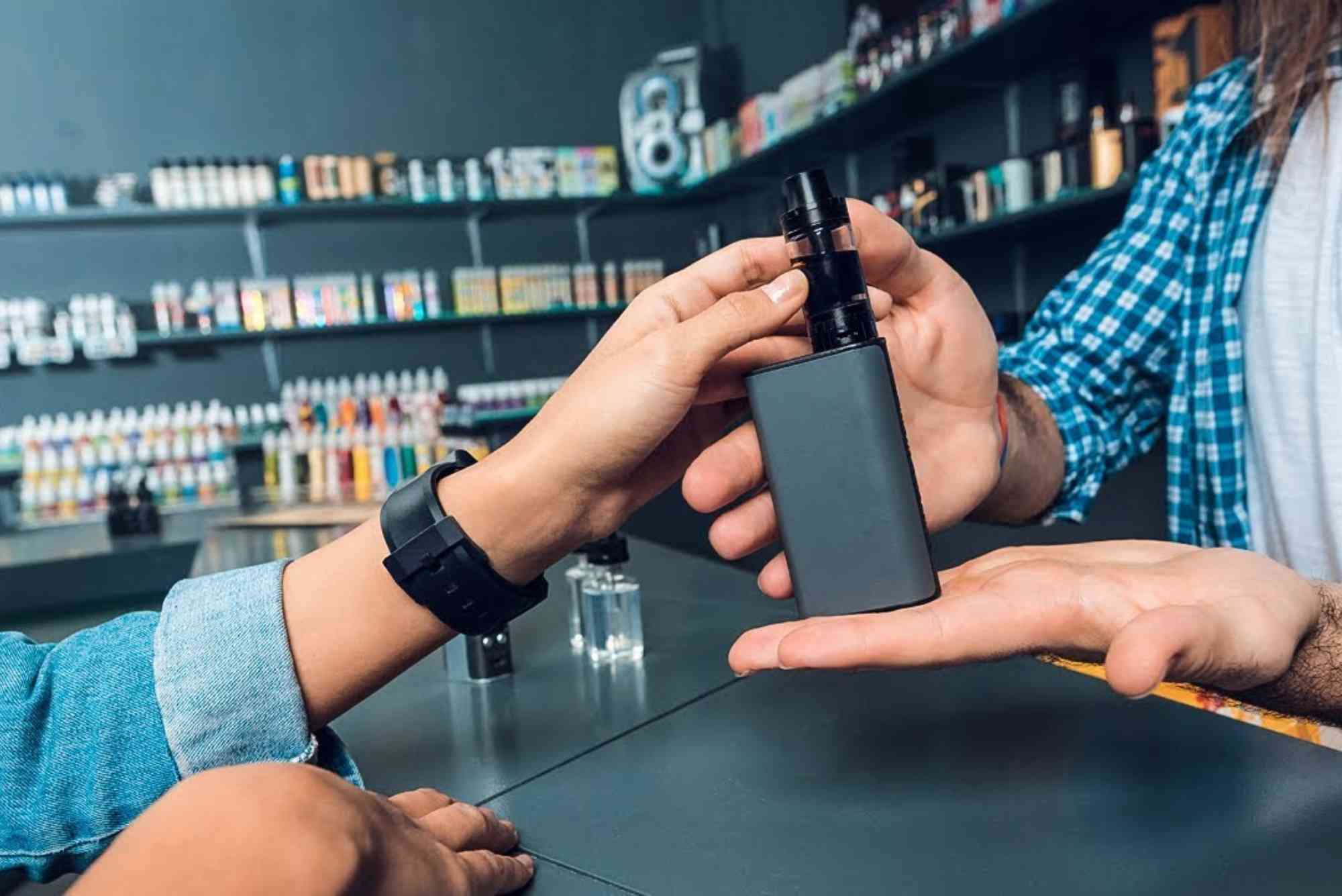 Legal Vaping Age UAE