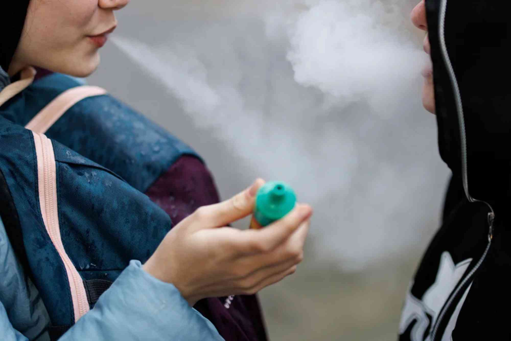 Women in Vaping Fashion: How the Scene Is Evolving